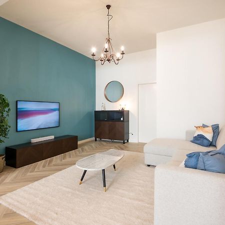 Beautiful Renovated Apartment In An Authentic Building 奥斯滕德 外观 照片