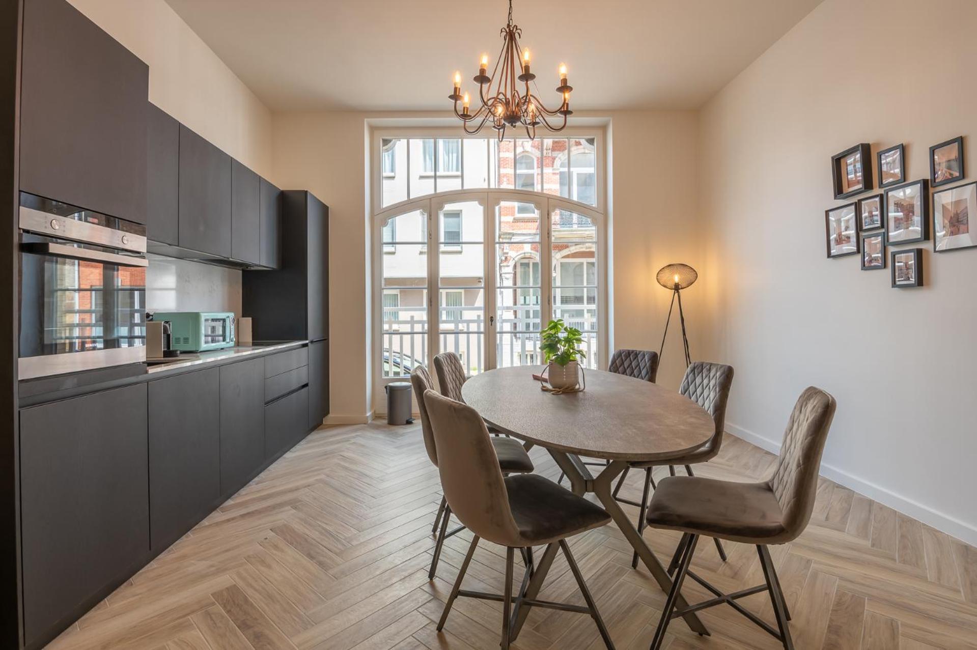 Beautiful Renovated Apartment In An Authentic Building 奥斯滕德 外观 照片