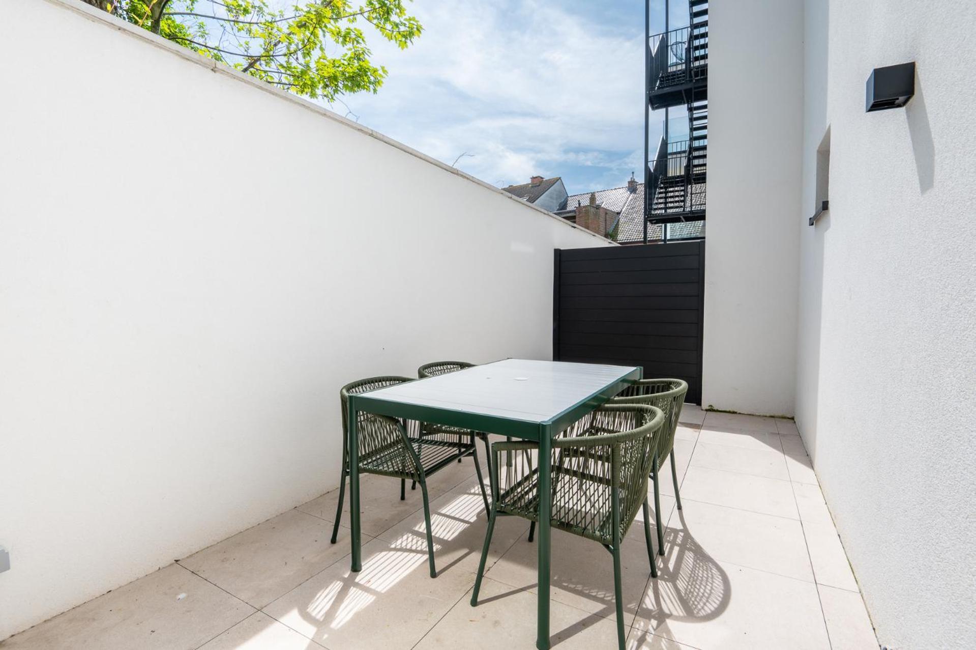 Beautiful Renovated Apartment In An Authentic Building 奥斯滕德 外观 照片