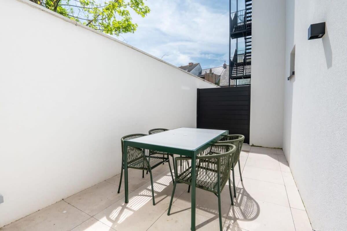 Beautiful Renovated Apartment In An Authentic Building 奥斯滕德 外观 照片