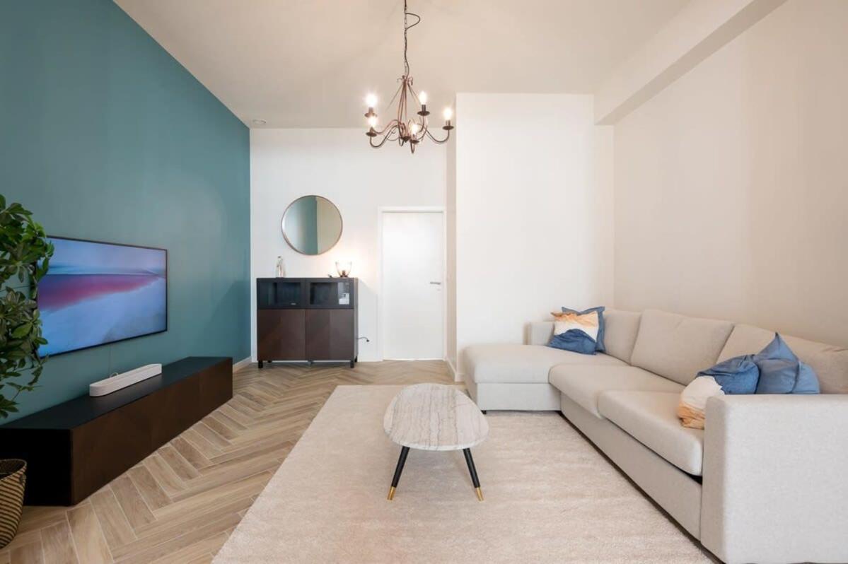 Beautiful Renovated Apartment In An Authentic Building 奥斯滕德 外观 照片